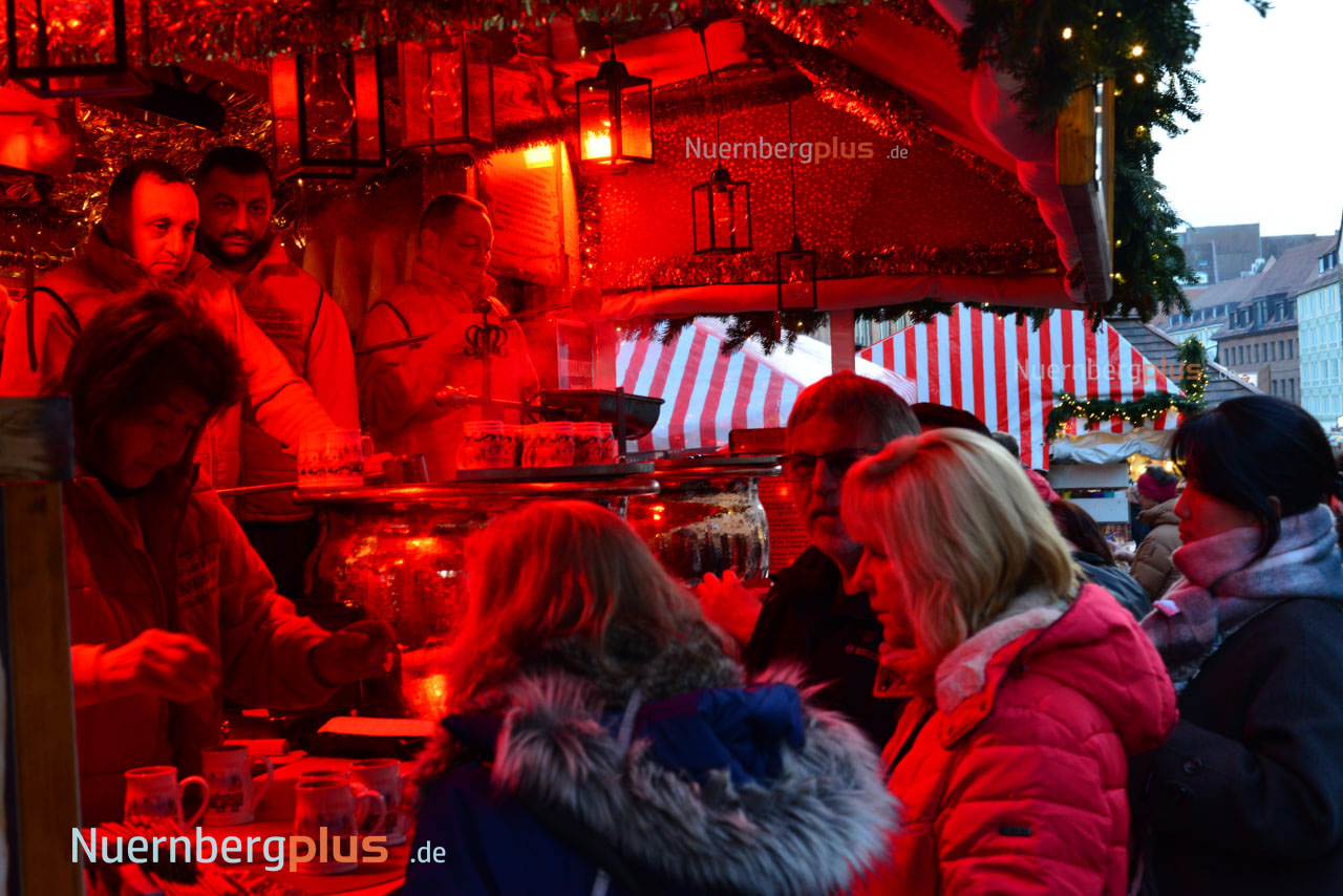 Nürnberger Weihnachtsmarkt 2025 - Lichter und Dekorationen