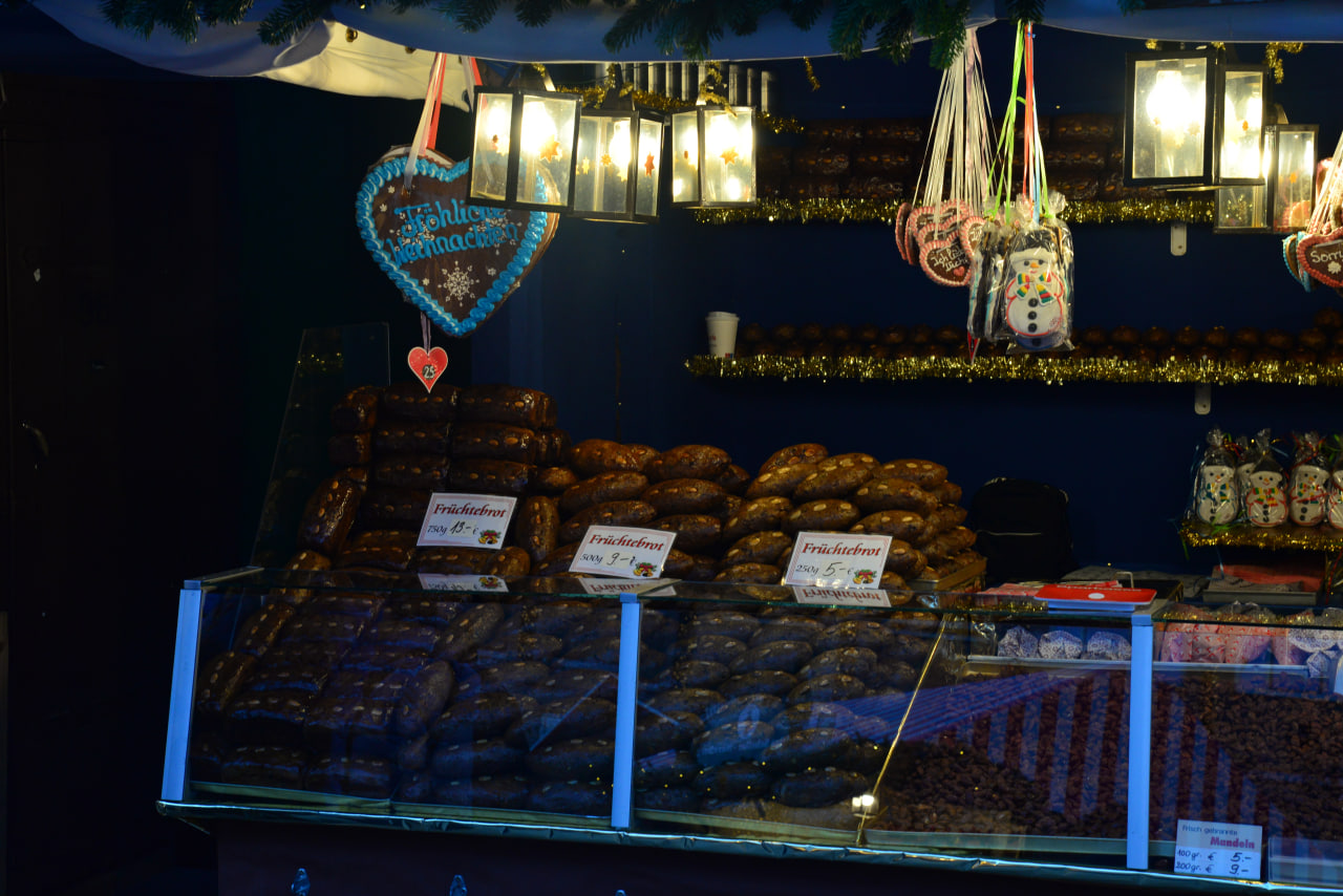 Nuremberg Christmas Market 2025 - Festive evening lights